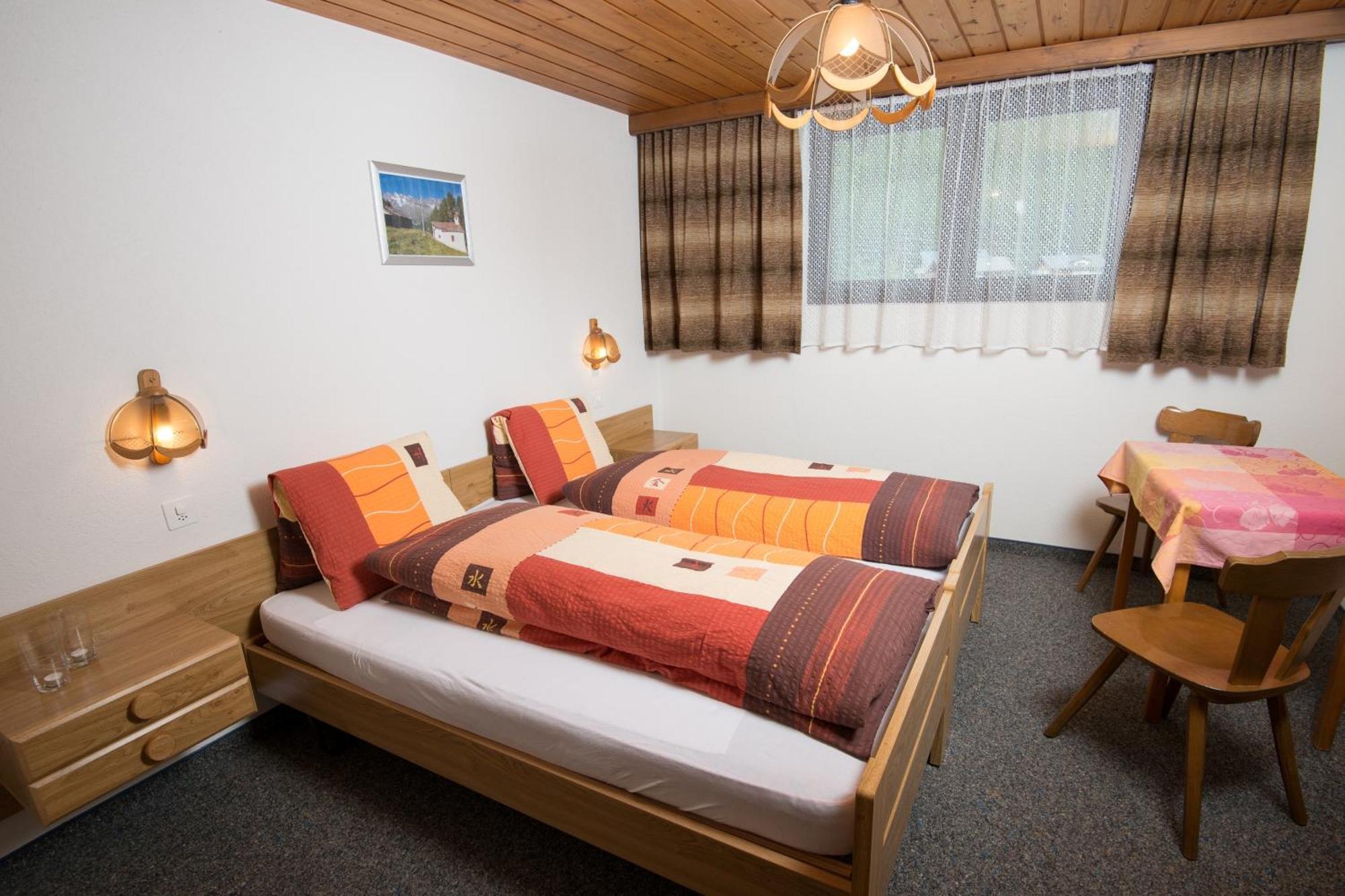 Ferienhaus Adonis Saas-Grund Kamer foto
